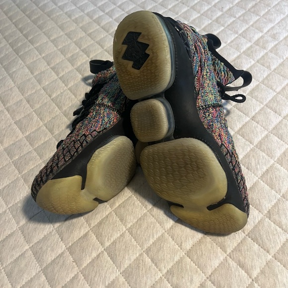 Nike shoes - Picture 2 of 7